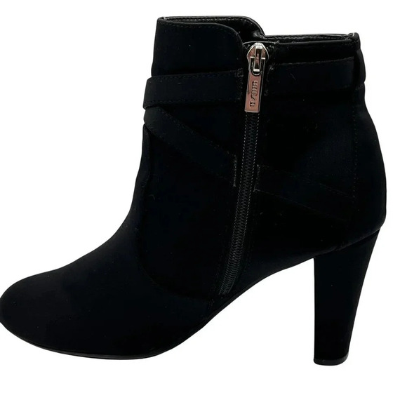 Unisa Unryder Womens 8.5M Black Ankle Bootie Buckle Straps Zip up Biker Boots - Picture 10 of 16